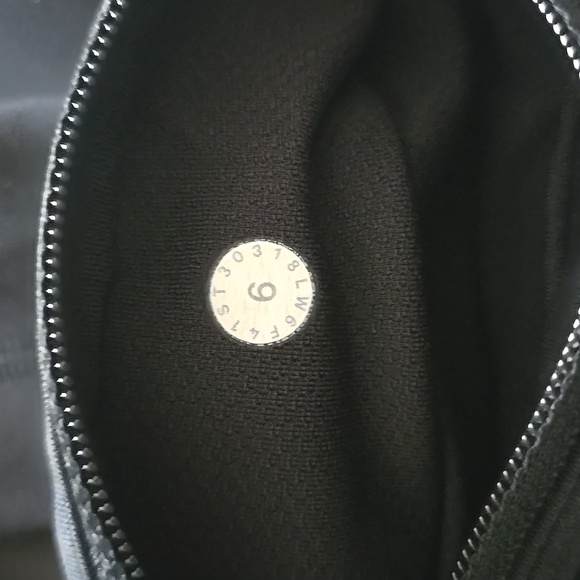 Lululemon Black Cropped  Leggings Sz 6 - Picture 8 of 9
